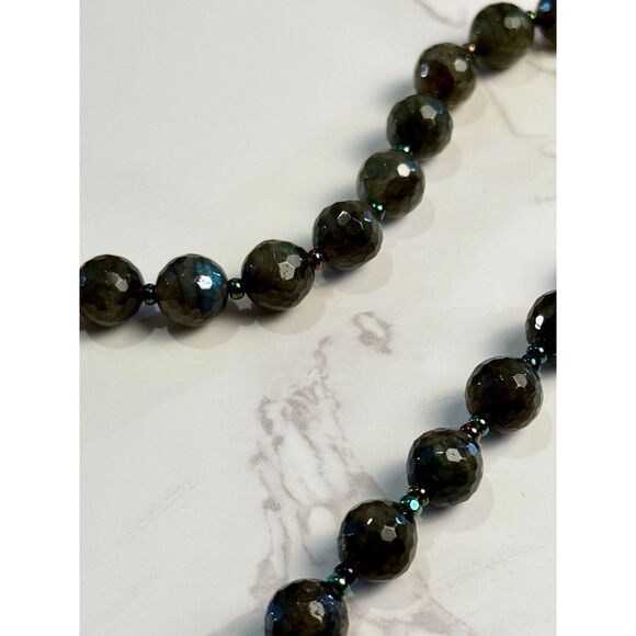 Stunning Labradorite & Ourole Glass Necklace - Picture 3 of 7